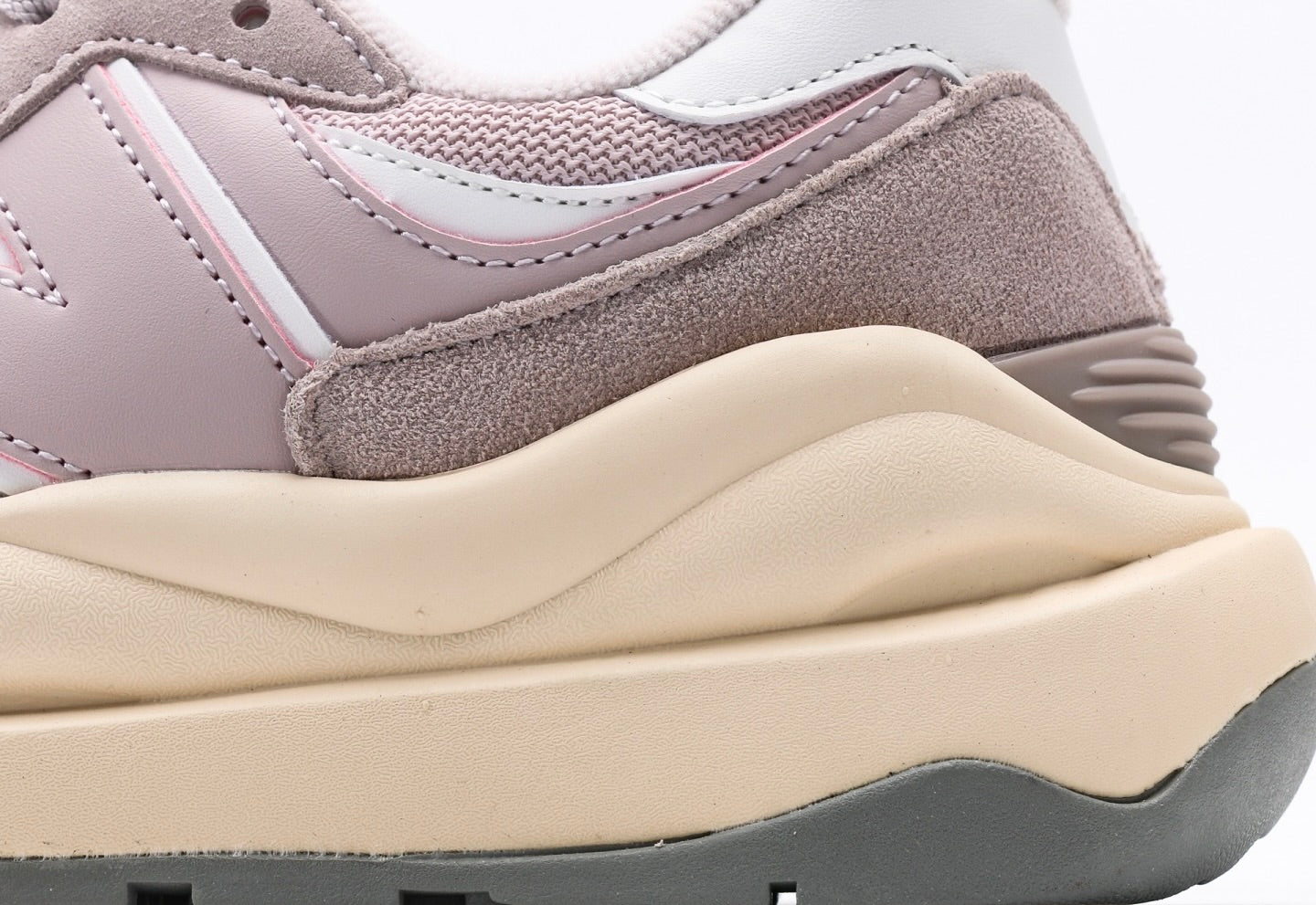 New Balance NB5740