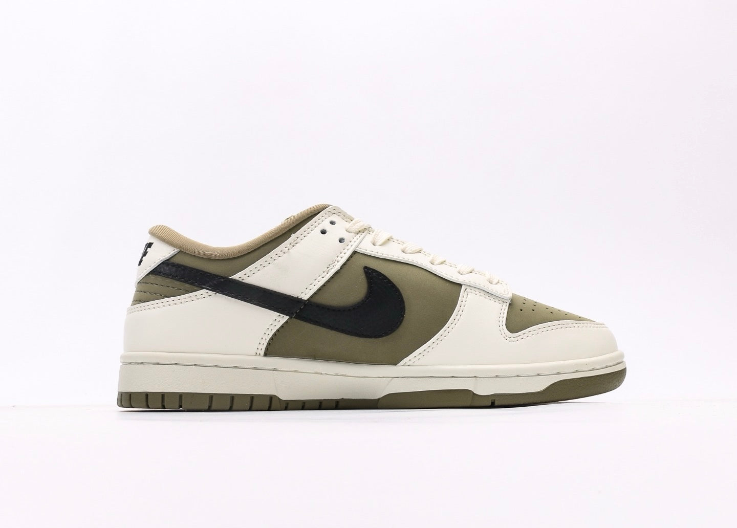 Nike Dunk Low x Supreme