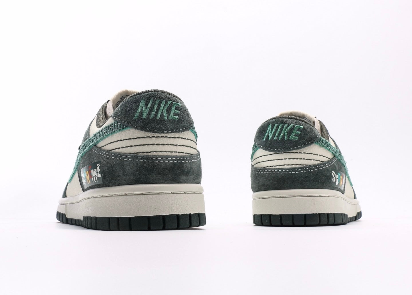 Nike Dunk Low x Supreme x Undefeated