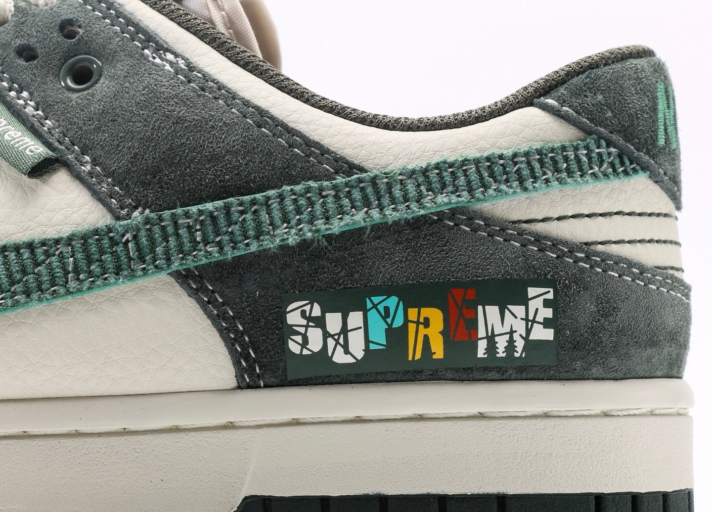 Nike Dunk Low x Supreme x Undefeated