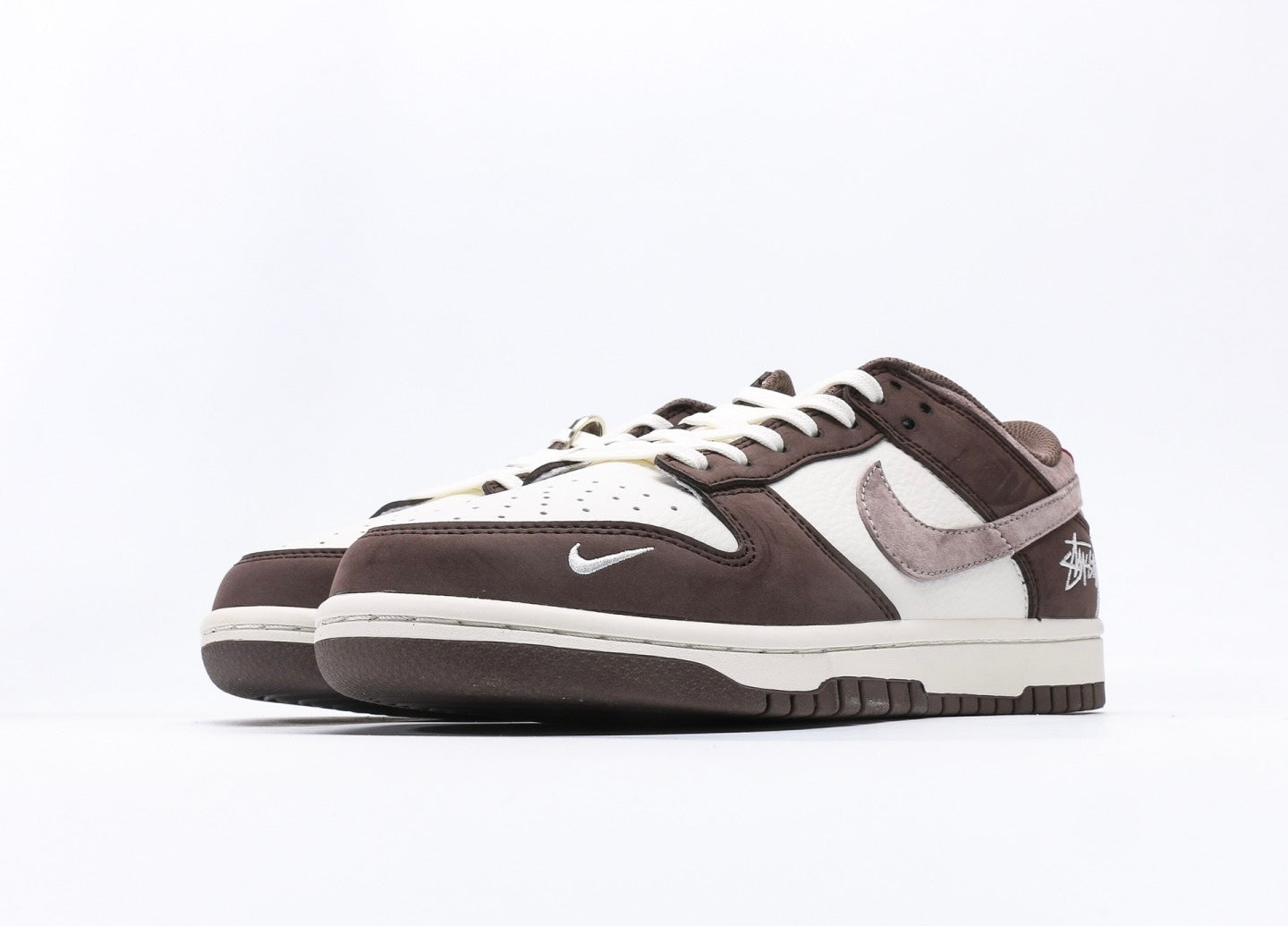 Nike Dunk Low x Stussy Brown