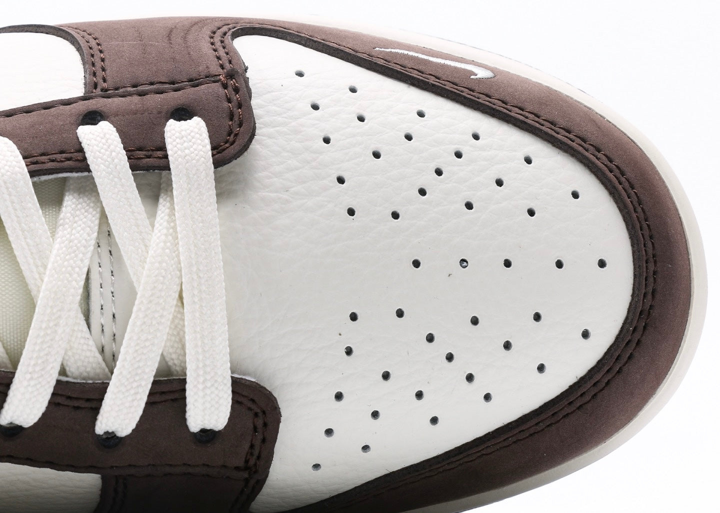 Nike Dunk Low x Stussy Brown
