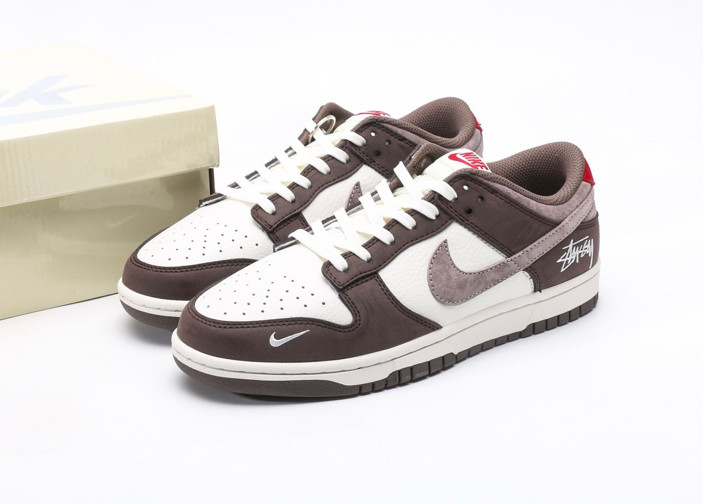 Nike Dunk Low x Stussy Brown