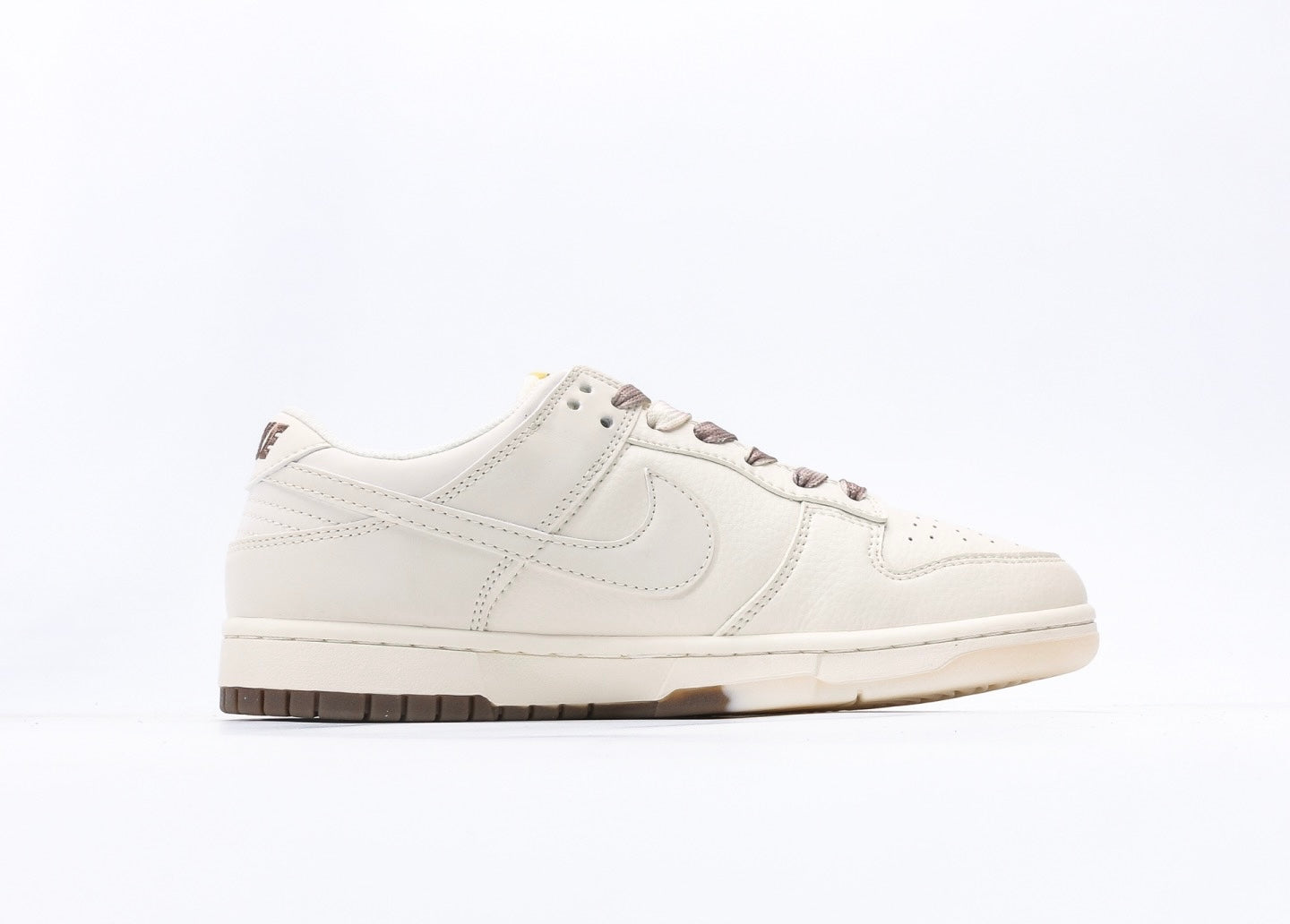 Nike Dunk Low x Supreme Beige