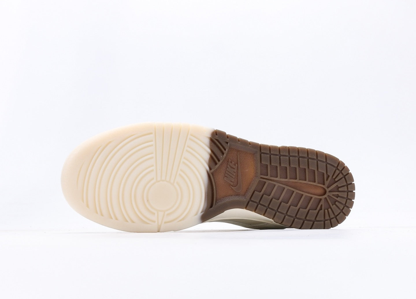 Nike Dunk Low x Supreme Beige