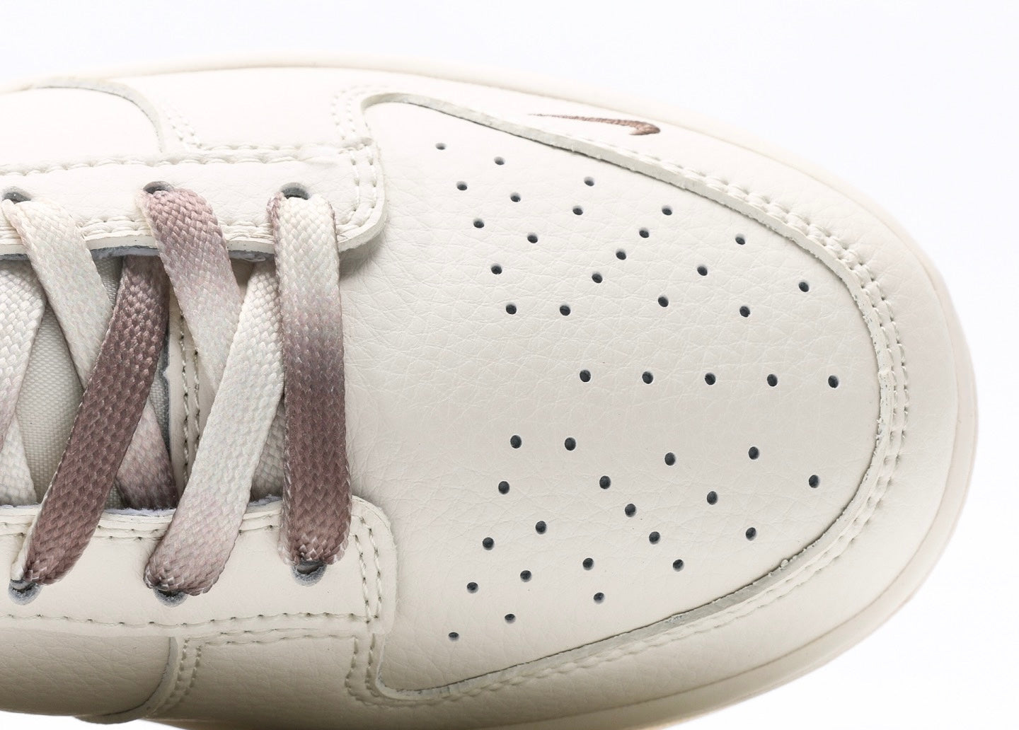 Nike Dunk Low x Supreme Beige