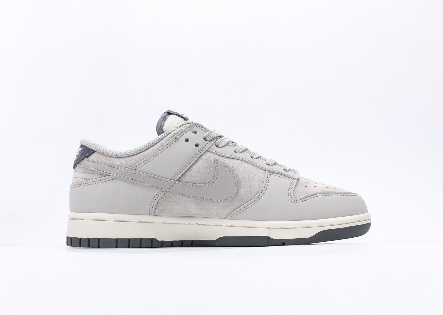 Nike Dunk Low x Stussy
