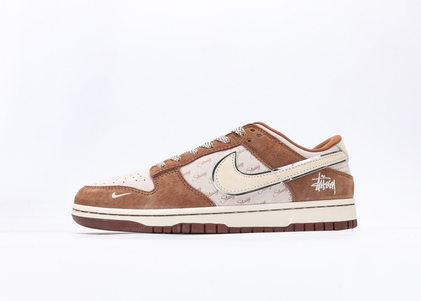 Nike Dunk Low x Stussy