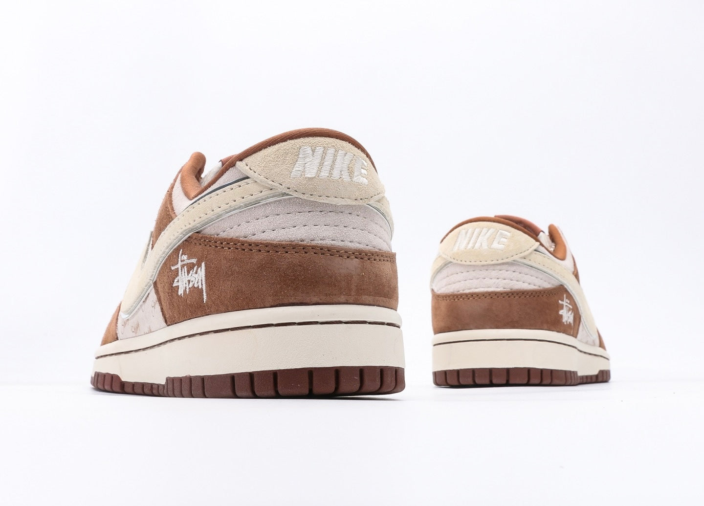 Nike Dunk Low x Stussy