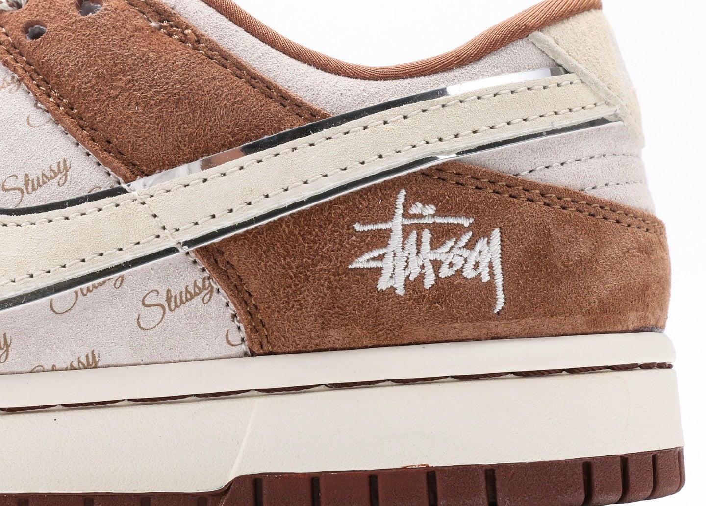 Nike Dunk Low x Stussy