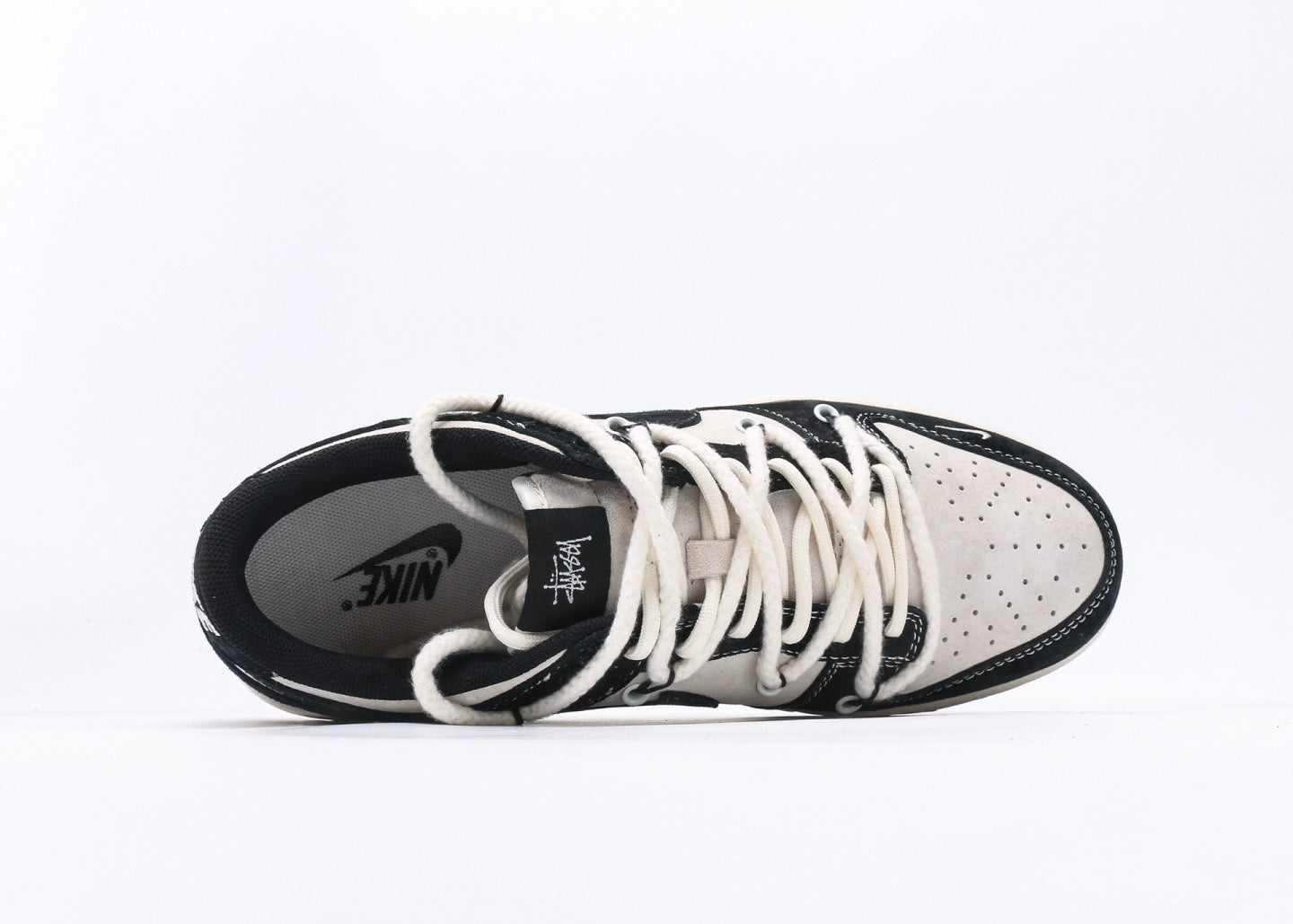 Nike Dunk Low x Stussy Pro