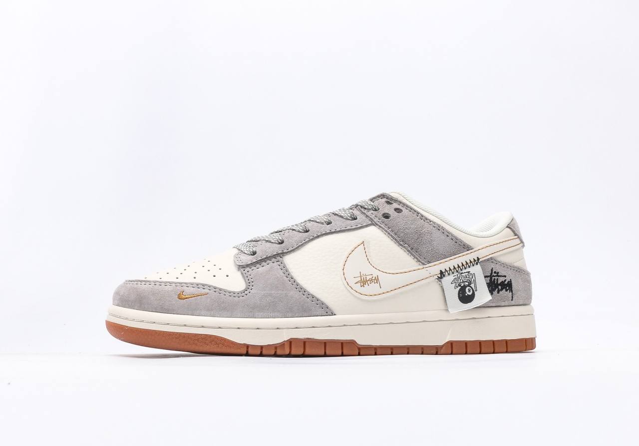 Nike Dunk Low x Stussy
