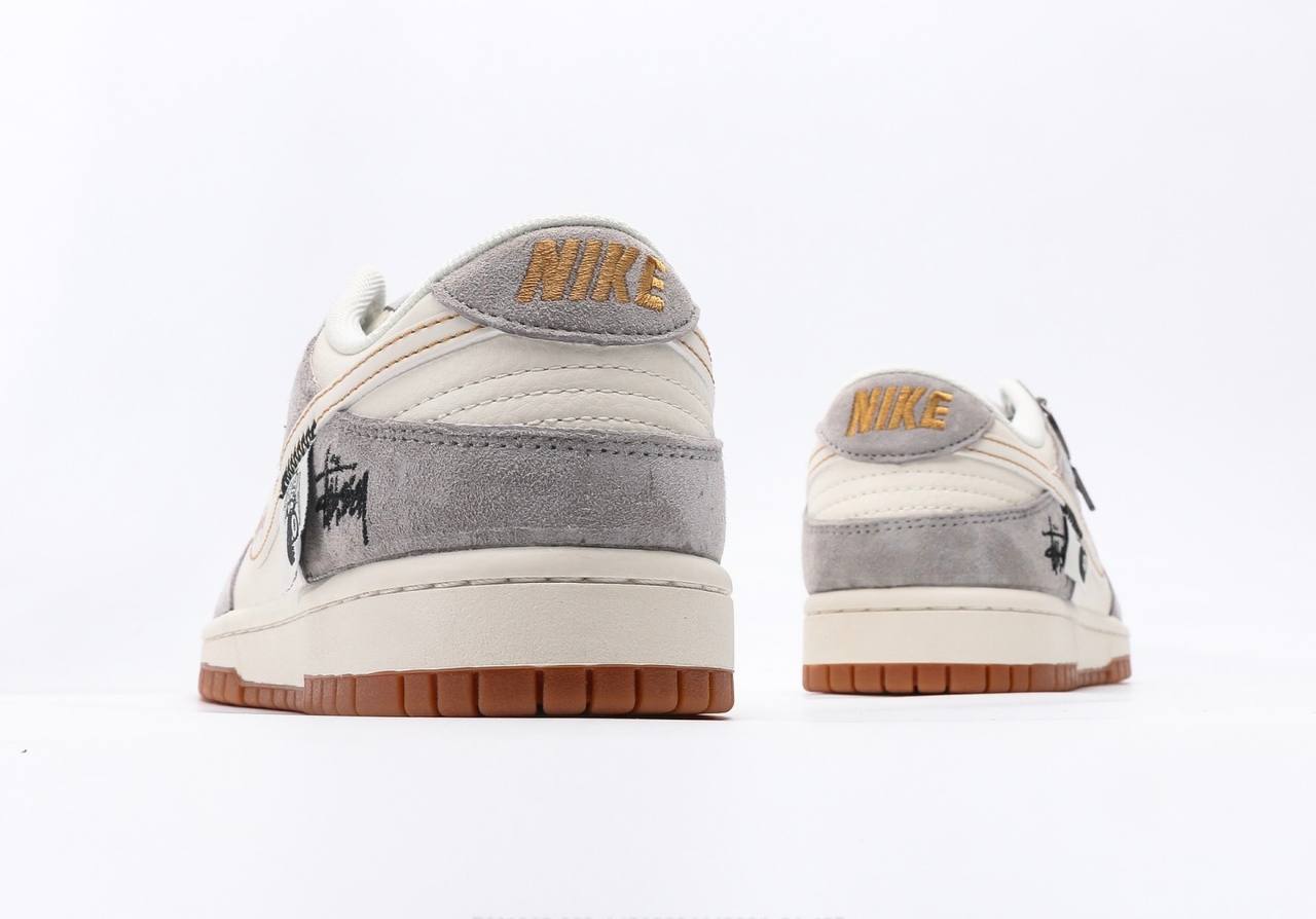 Nike Dunk Low x Stussy
