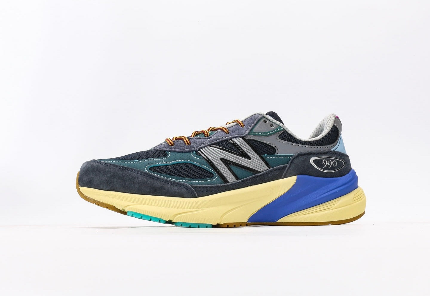 New Balance M990