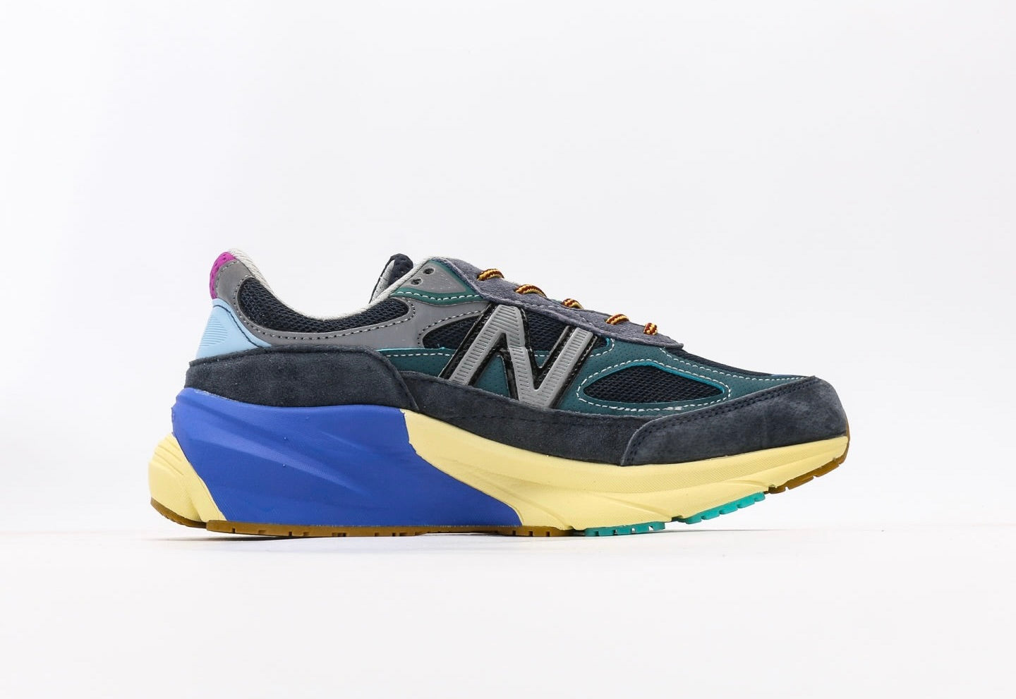 New Balance M990