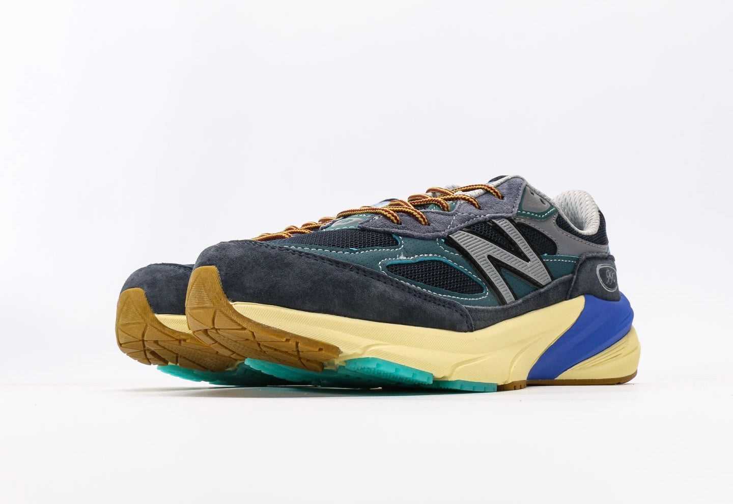 New Balance M990