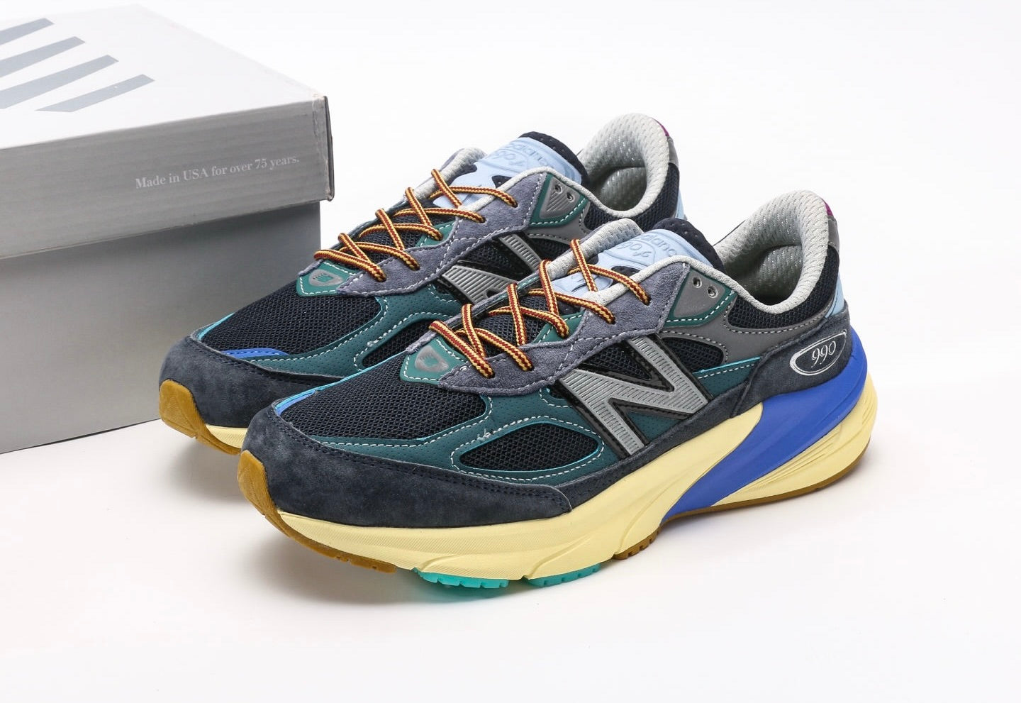 New Balance M990