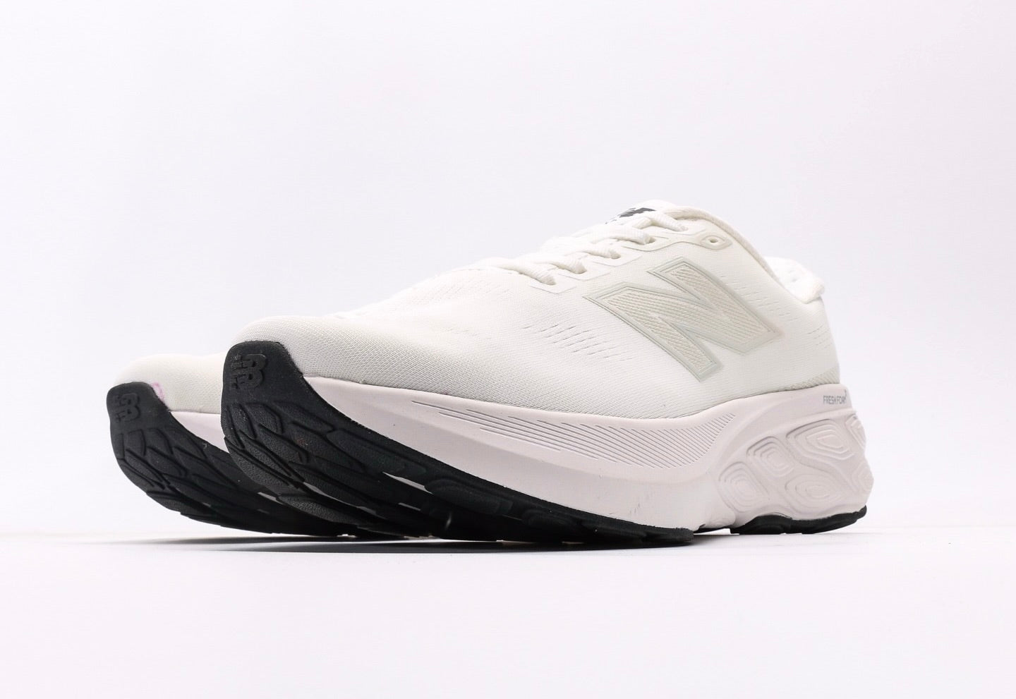 New Balance W880