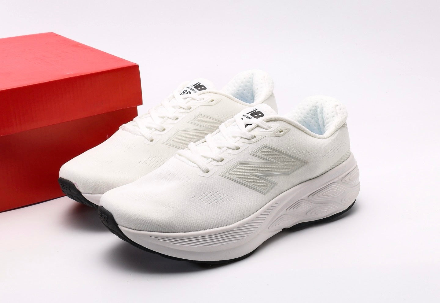 New Balance W880