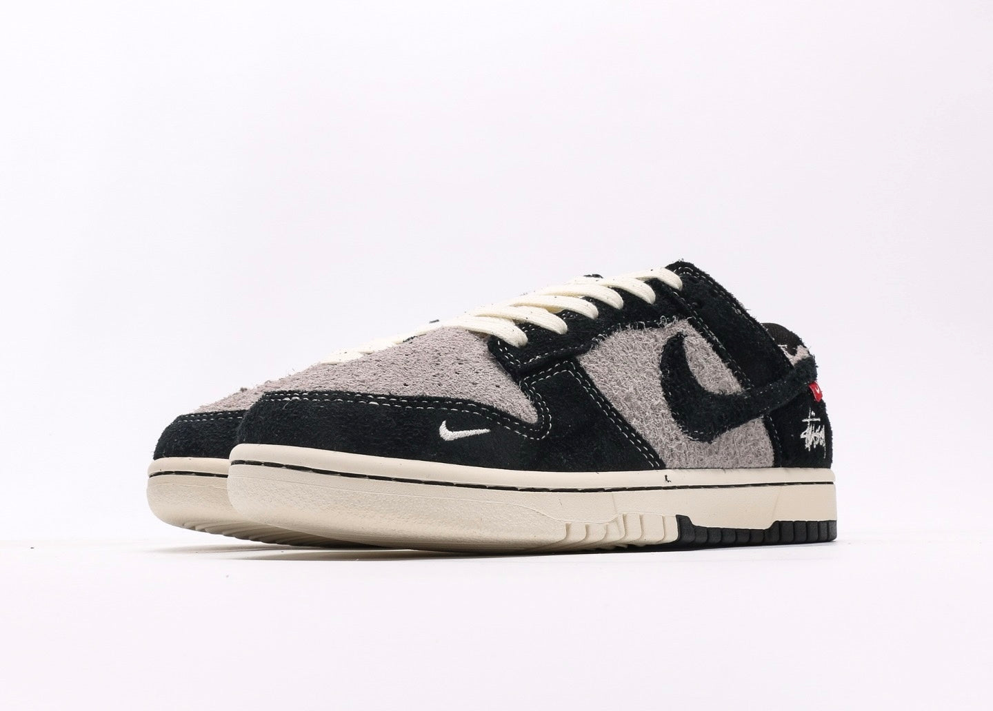 Nike Dunk Low x Stussy