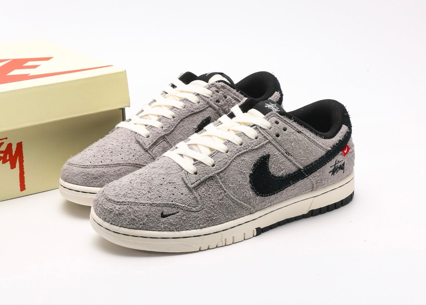 Nike Dunk Low x Stussy