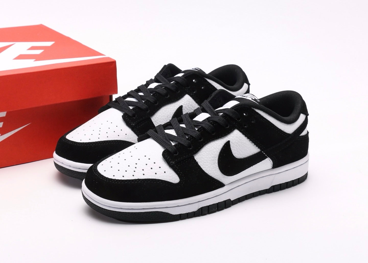 Nike Dunk Low Retro Black&White