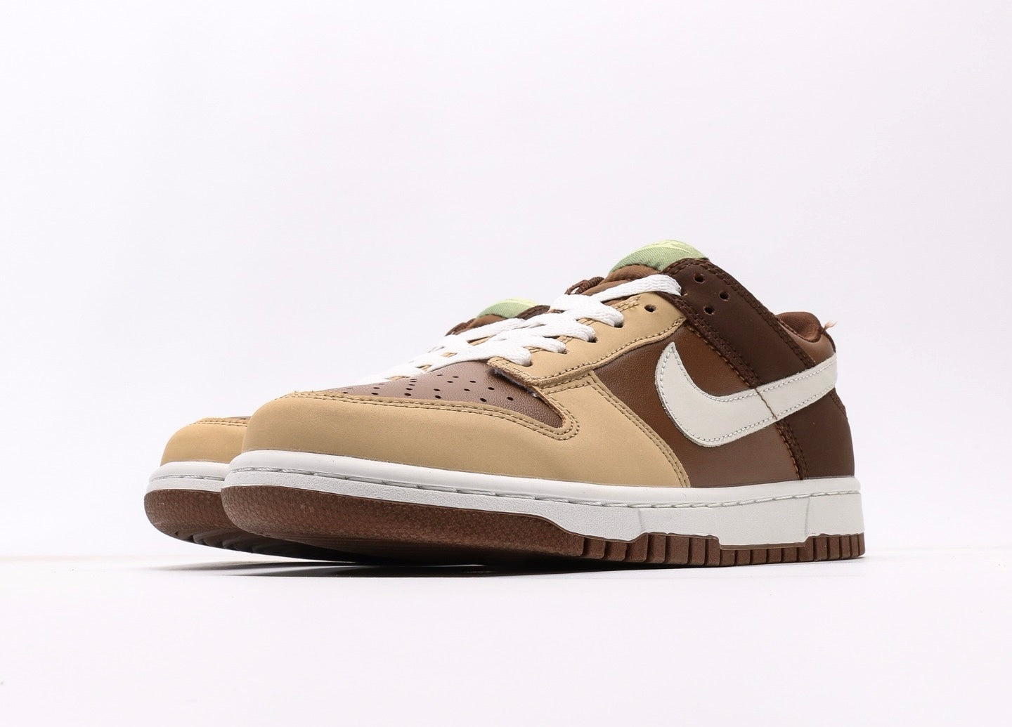 Nike Dunk Low Brown