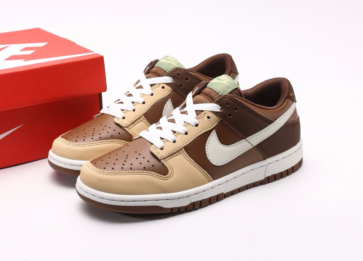 Nike Dunk Low Brown