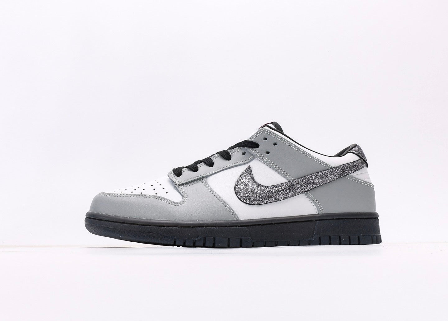 Nike Dunk Low Retro Grey