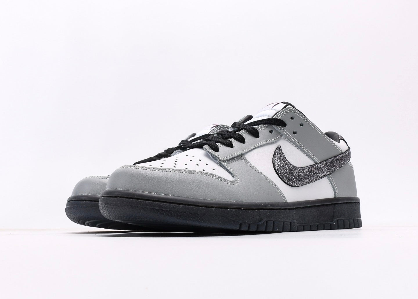 Nike Dunk Low Retro Grey