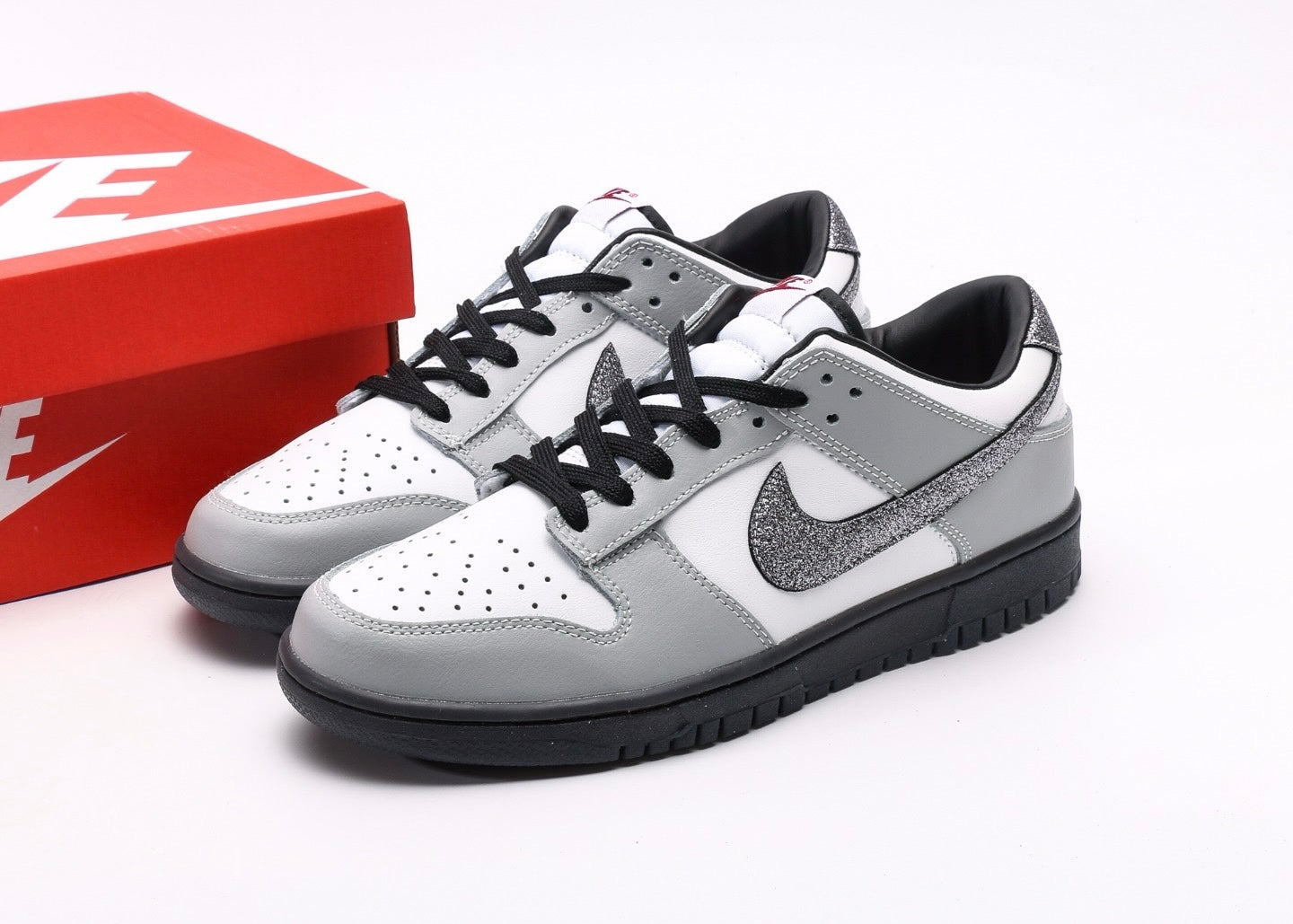 Nike Dunk Low Retro Grey