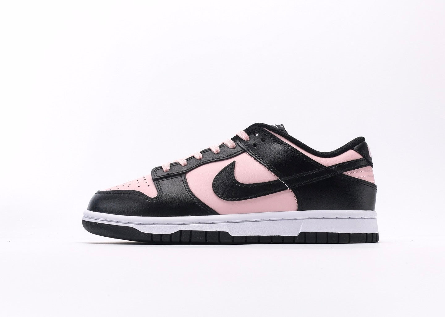 Nike Dunk Low - Black Patent Pink