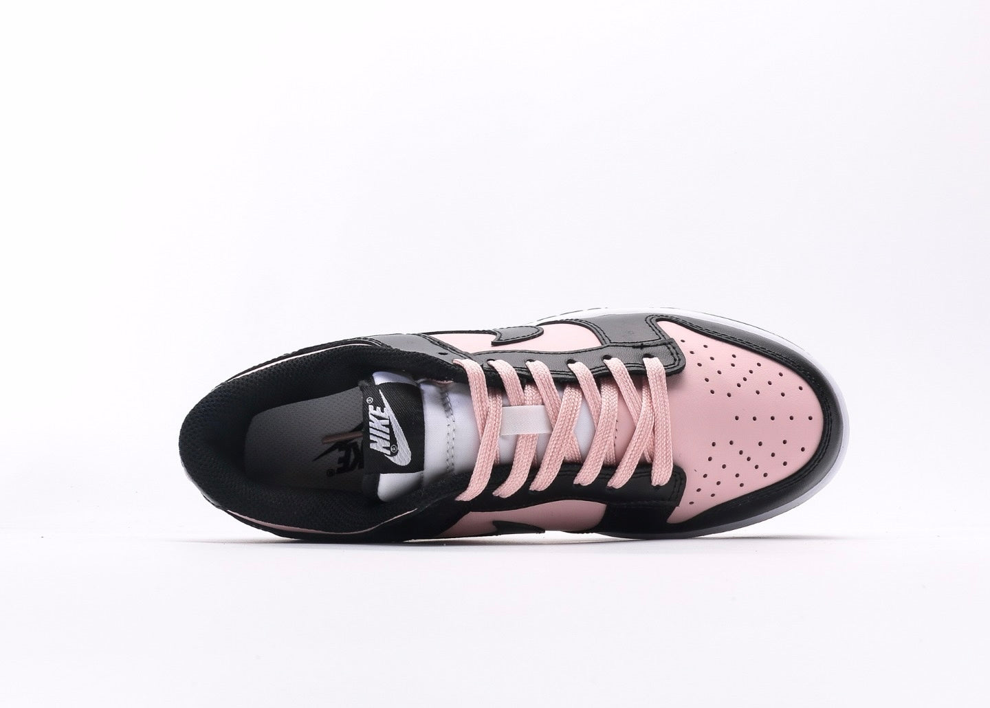 Nike Dunk Low - Black Patent Pink