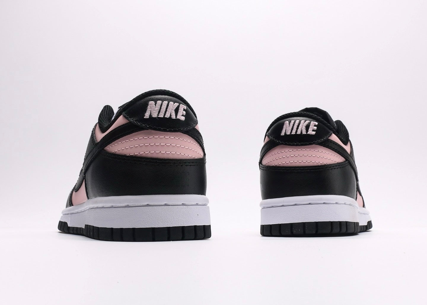 Nike Dunk Low - Black Patent Pink