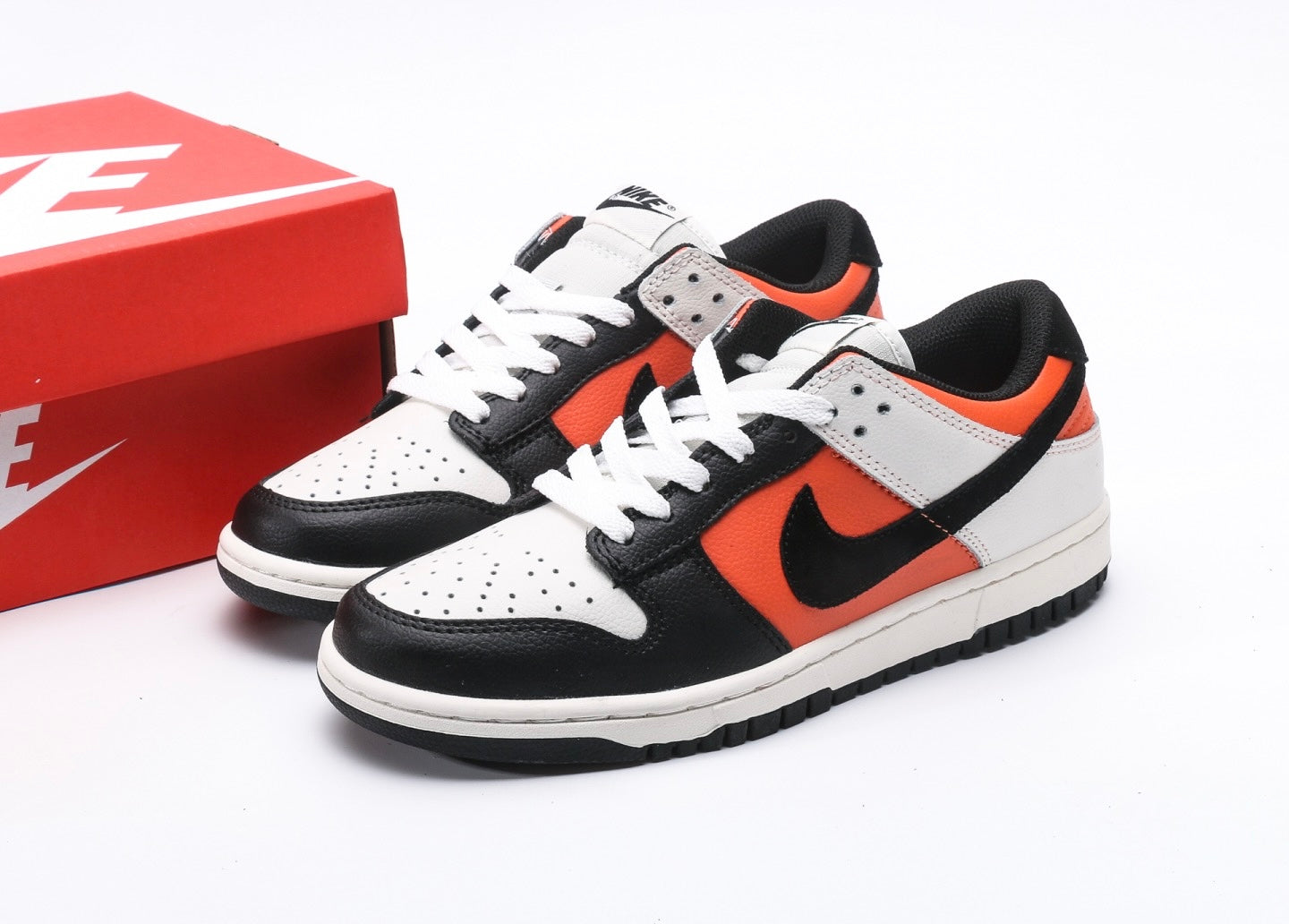 Nike Dunk Low Retro