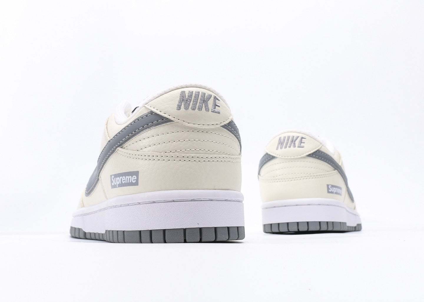 Nike Dunk Low x Supreme Beige