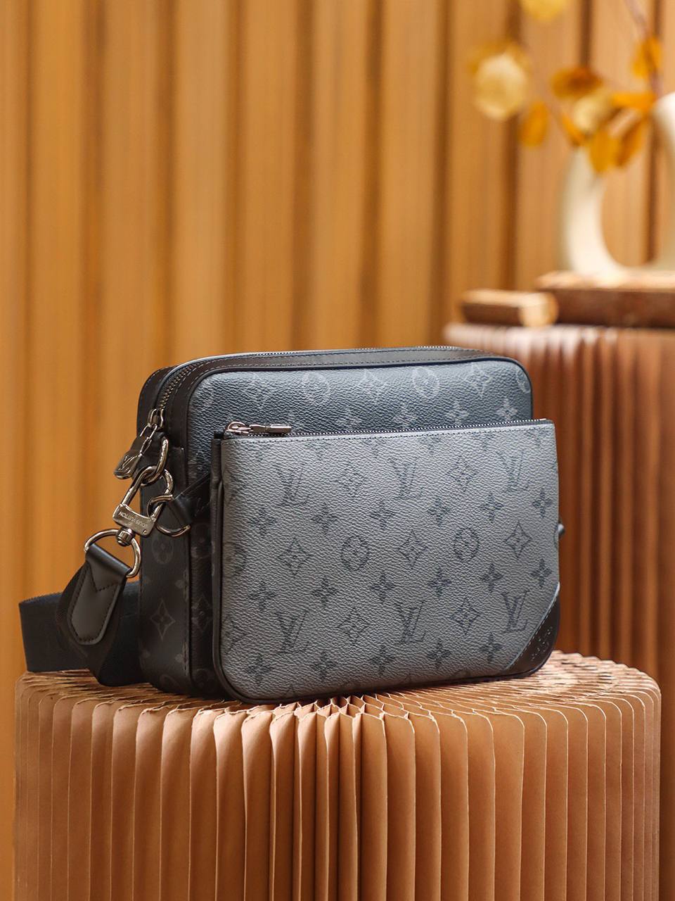 Louis Vuitton Trio Messenger