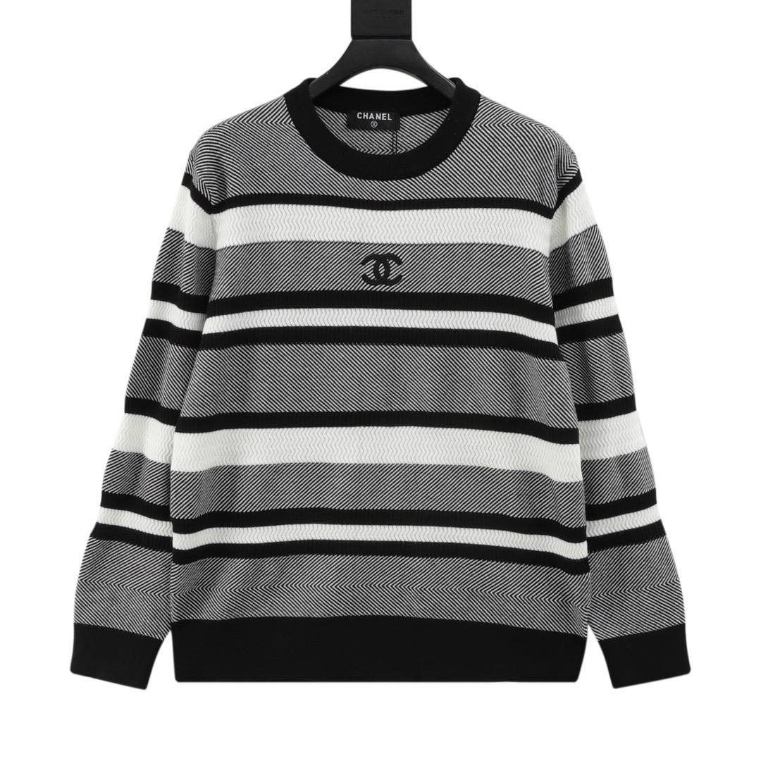 CHANEL Sweater