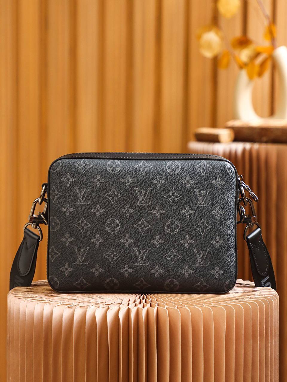 Louis Vuitton Trio Messenger