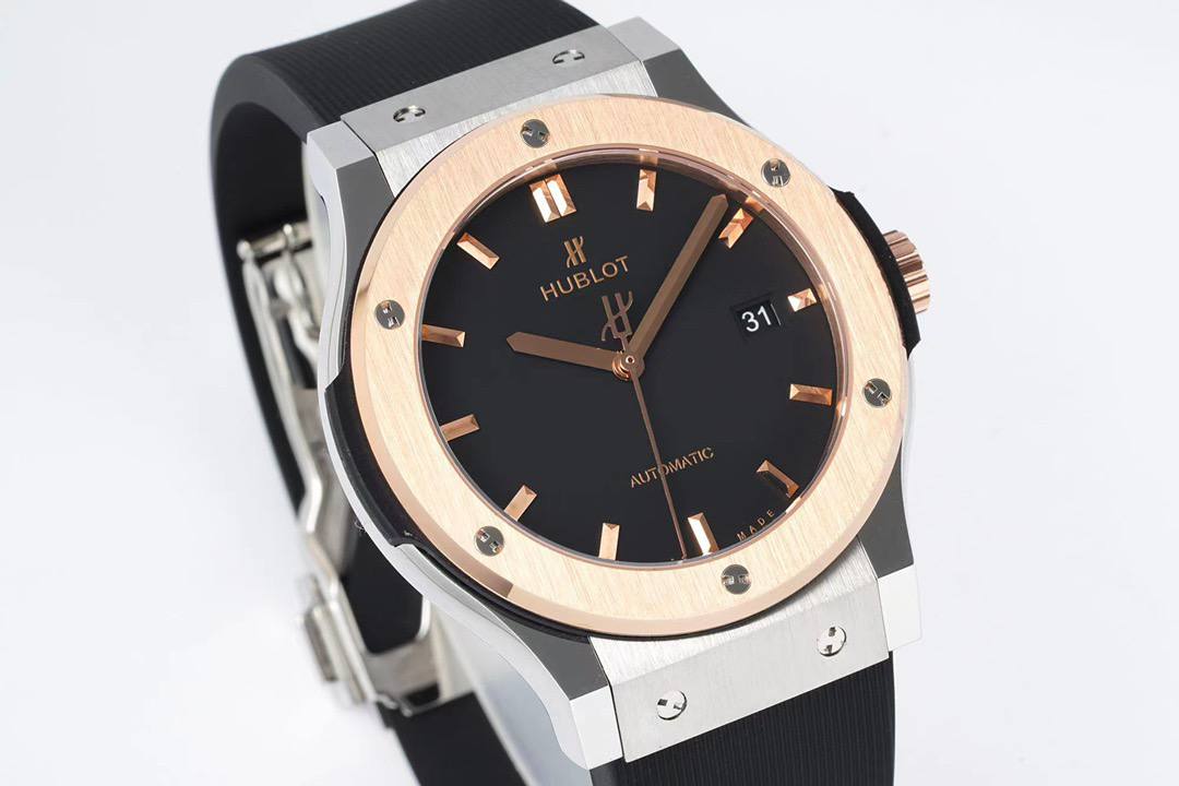 HUBLOT Classic Fusion Titanium King Gold 42mm